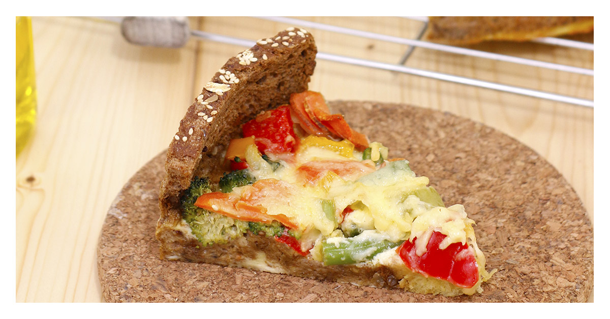 Oudbrood quiche met groenten is een recept uit Lekker koken met restjes van Daisy Scholte