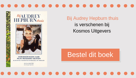 Zeebaars en papillote is een recept uit het kook- en kijkboek Bij Audrey Hepburn thuis. De recepten zijn verzameld door haar zoon. Het boek is uitgegeven bij Kosmos Uitgevers.